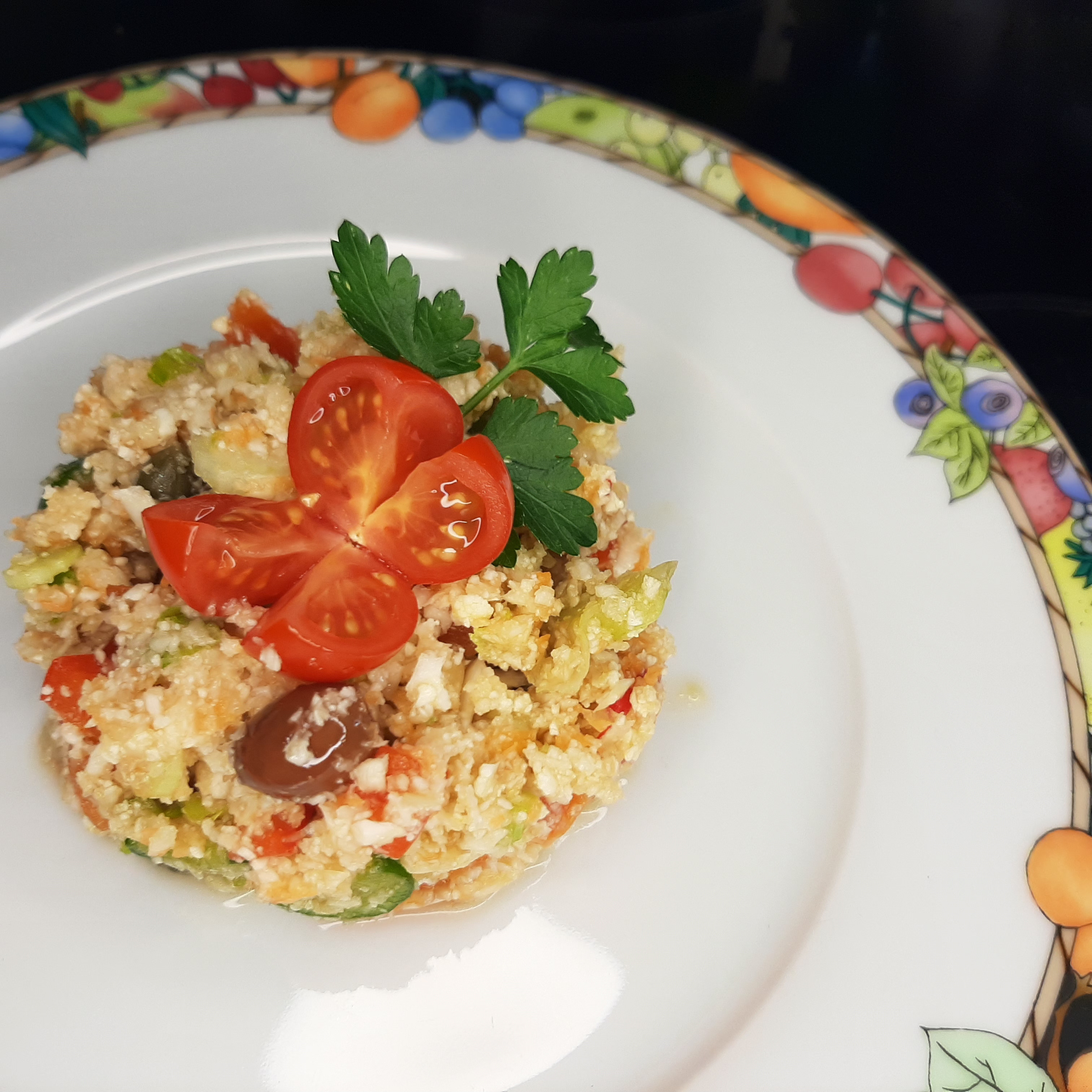Cauliflower couscous with herbs and pomegranate